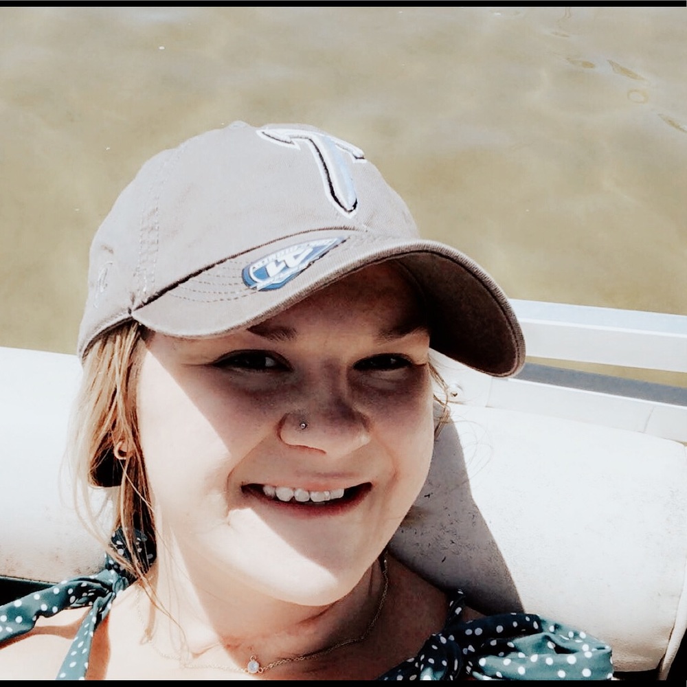 Meet your Posher, Leah